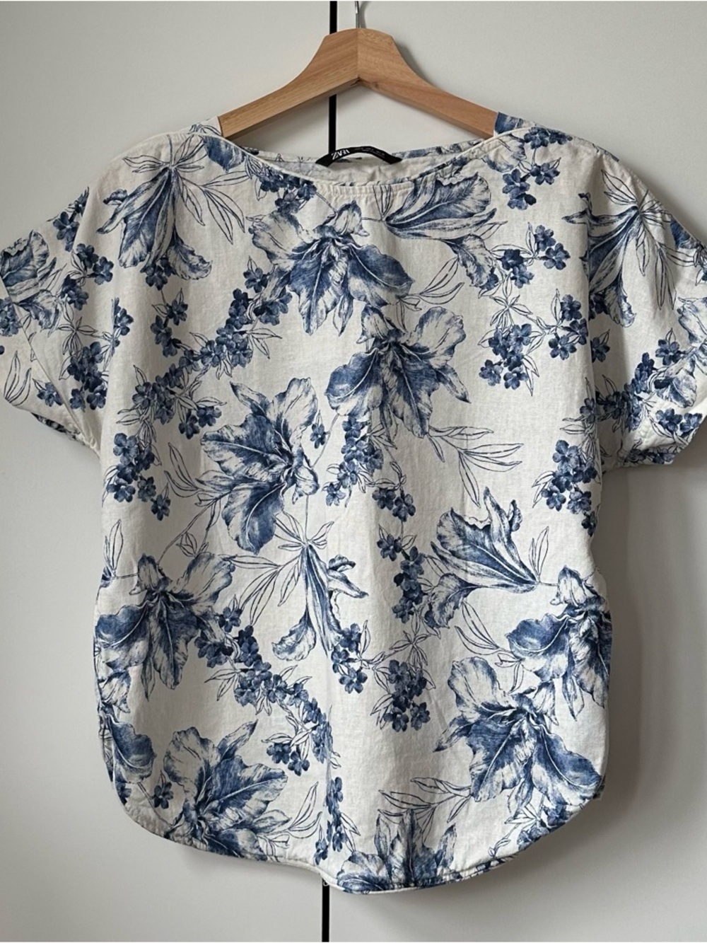 Women’s Blue Floral Short-Sleeve Top - Linen-Blend